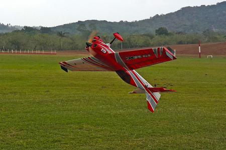 фото Самолёт радиоуправляемый Precision Aerobatics XR-61 1550мм KIT (красный)